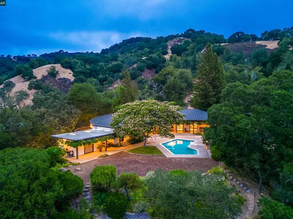 1275 Panorama Dr, Lafayette, CA 94549