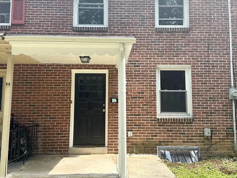 415 Fairview Ave — Photo 1