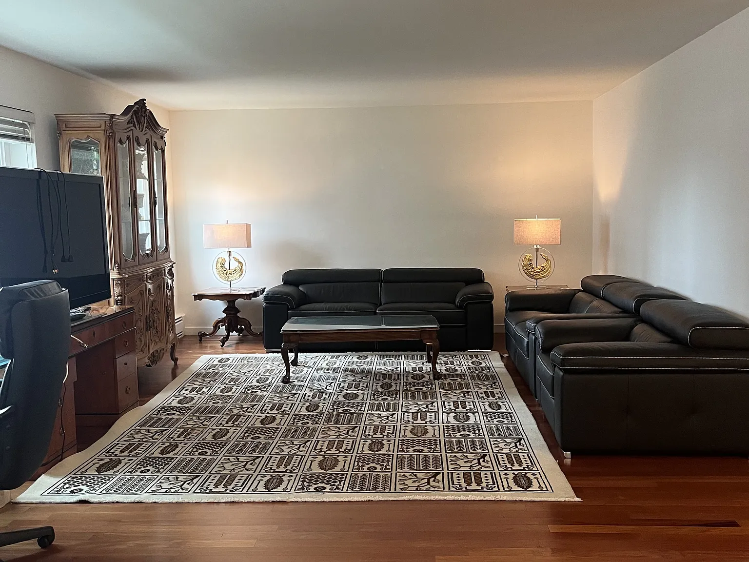 Princess Apartments - 201 — Photo 3
