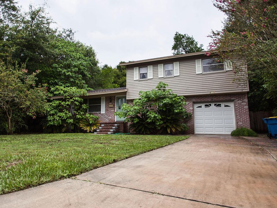 1st image of 968 Fontana Ct W