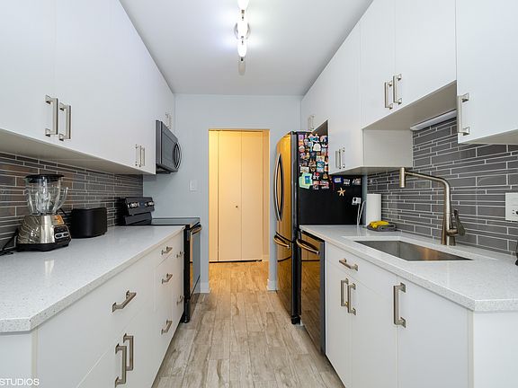 5th image of 7141 N Kedzie Ave APT 1510