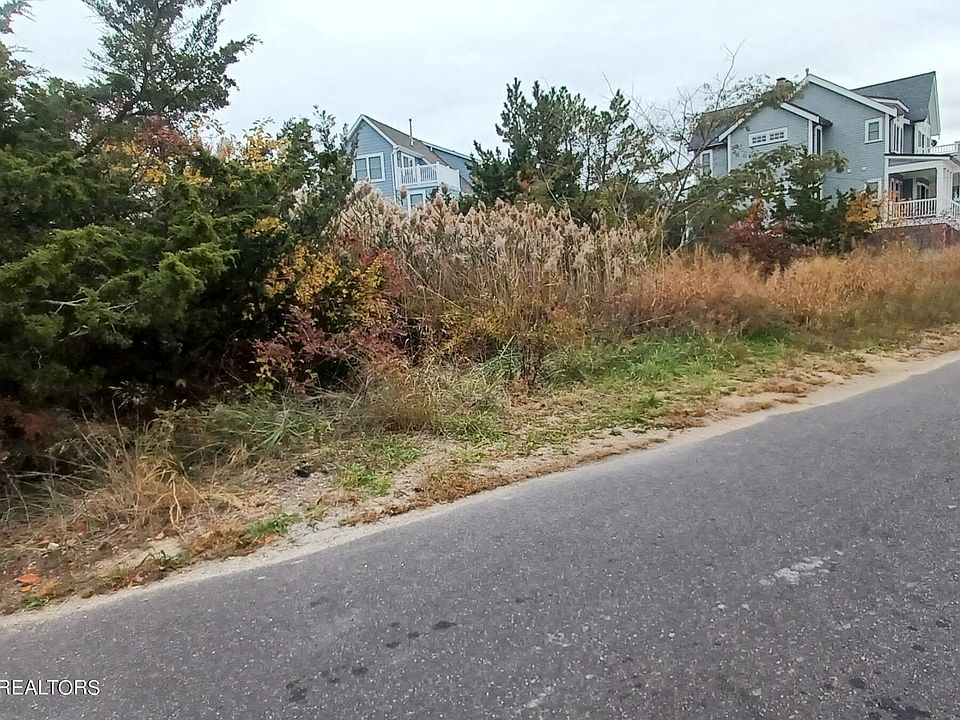 2nd image of 478 Normandy Drive