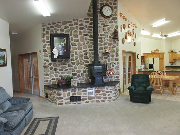 2nd image of 70 Teemont Cres