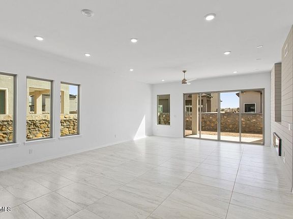 4th image of 940 Louisiana Downs Ave