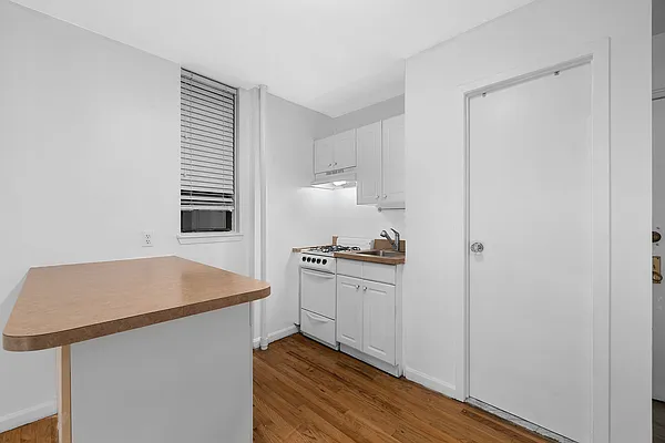 Rented by REAL New York | media 12