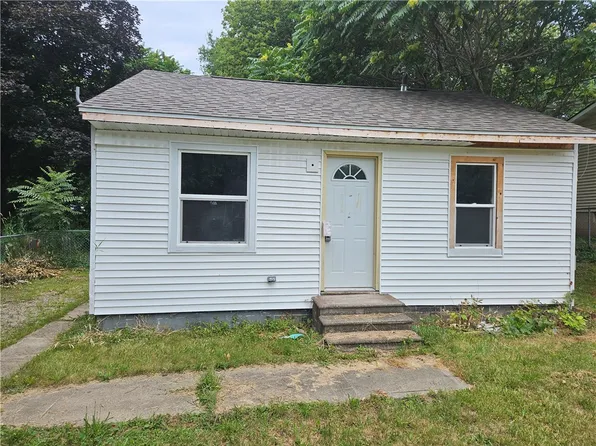 1226 E 37th St, Des Moines, IA 50317