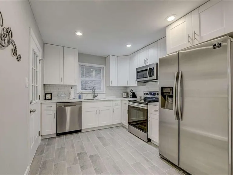 3041 Pasadena Dr — Photo 7