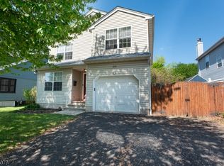 231 Grove St, Somerville Boro, NJ 08876