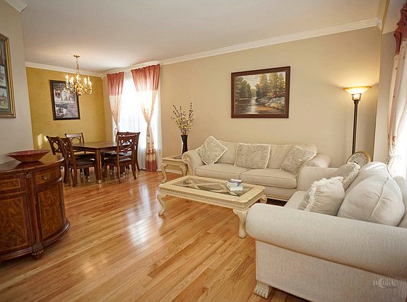 4th image of 594 Dunhill Dr