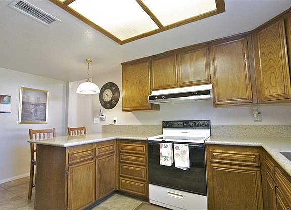 4th image of 16328 Del Amo Ct