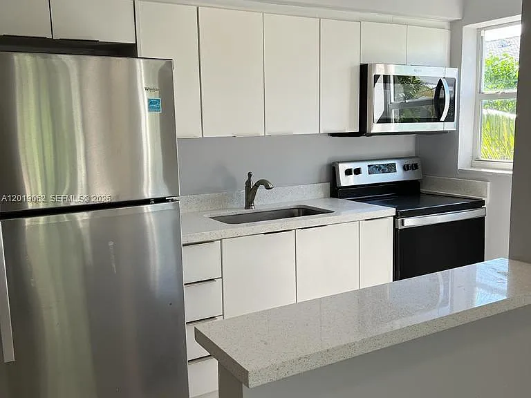 7820 NE Bayshore Ct #209 — Photo 3