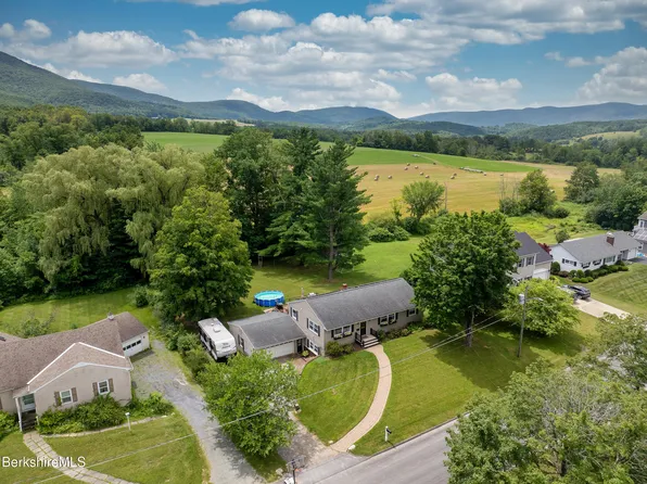 135 Longview Ter, Williamstown, MA 01267