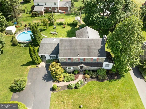 1315 Meetinghouse Rd, Meadowbrook, PA 19046