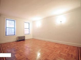 3170 34th St, Astoria, NY 11106