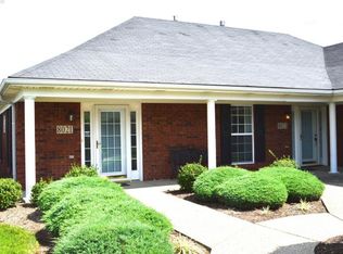 8021 Aspen Glen Dr, Louisville, KY 40228