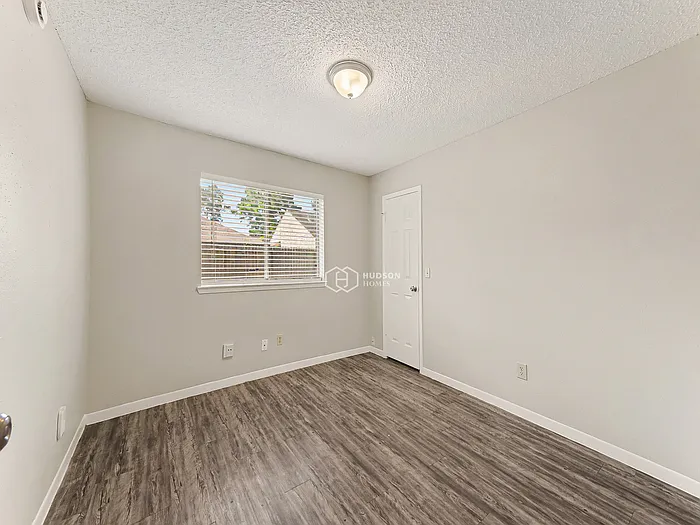 9415 Wallingham Dr — Photo 19