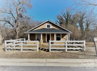 1192 7th Ave SW, Hickory, NC 28602