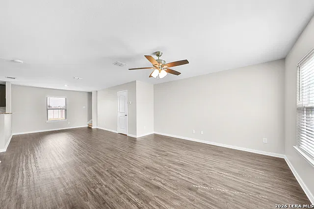 3 bed, 2.5 bath, 1420 sqft, $1,700 — Photo 4