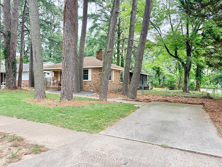 346 W McGinnis Cir — Photo 3