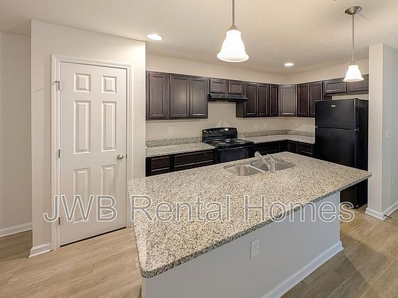 3rd image of 9104 Dandy Ave