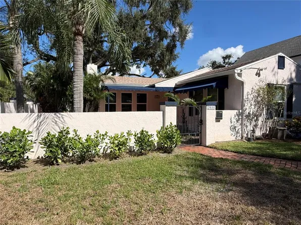 2633 W SUNSET DRIVE, TAMPA, FL 33629