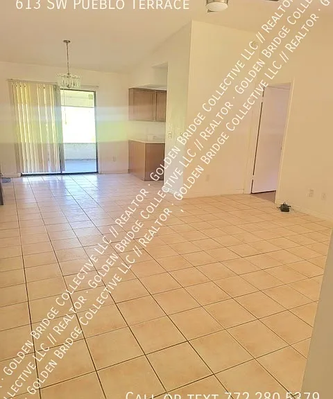 613 SW Pueblo Ter — Photo 1
