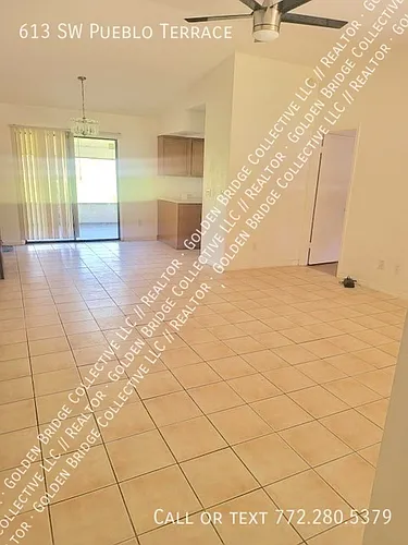 613 SW Pueblo Ter Photo 1
