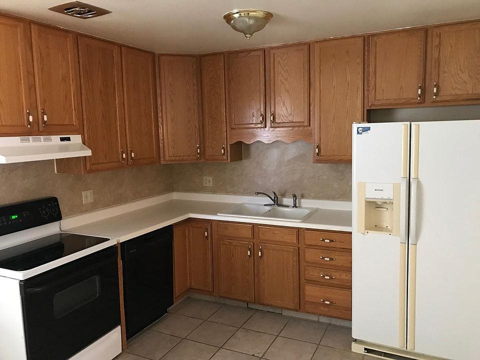 2nd image of 3948 Fairfield Ln