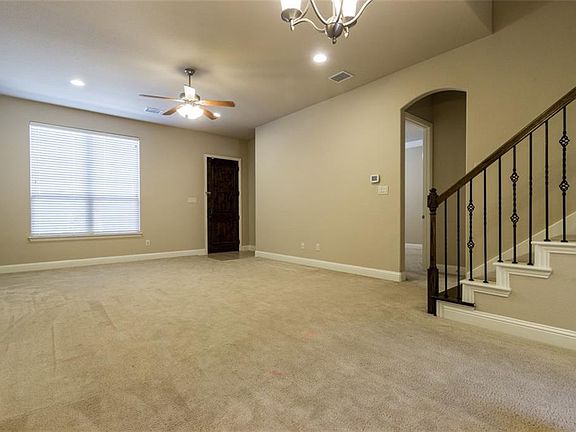 3rd image of 10552 Steinbeck Ln