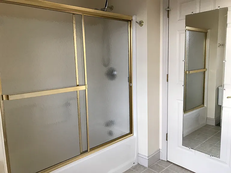 Second Floor Full Bathroom