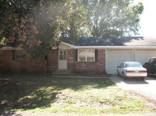 504 E 13th St, Russellville, AR 72801