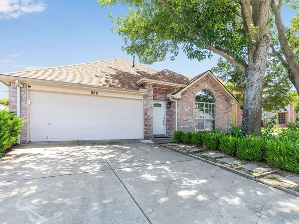 950 Blossomwood Ct, Arlington, TX 76017