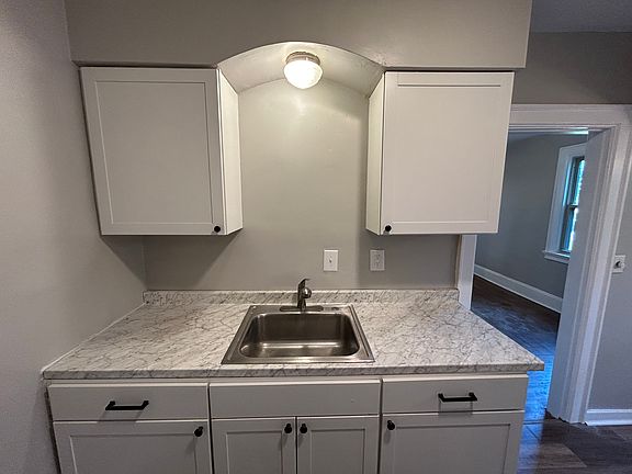2nd image of 1945 Catalina Ave #D