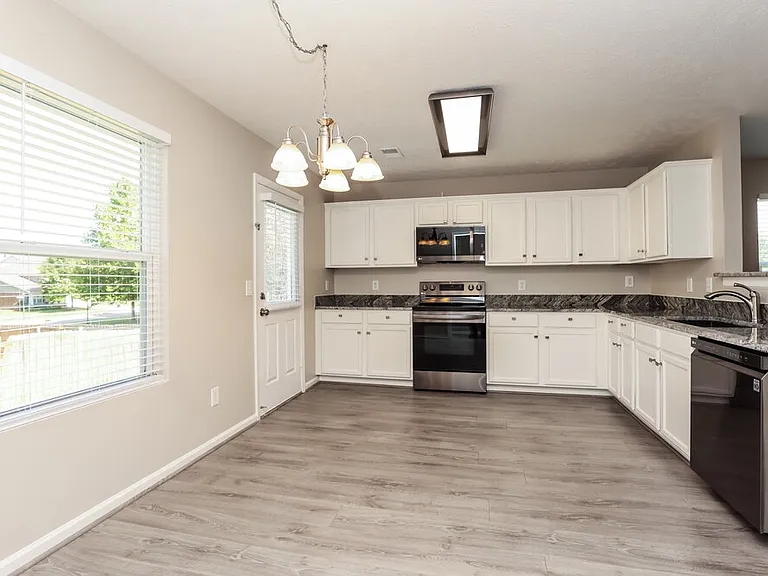 2867 Park Knoll Dr — Photo 7