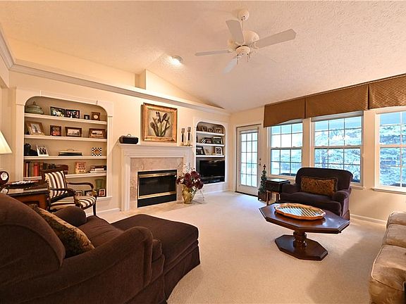 4th image of 70 Community Dr