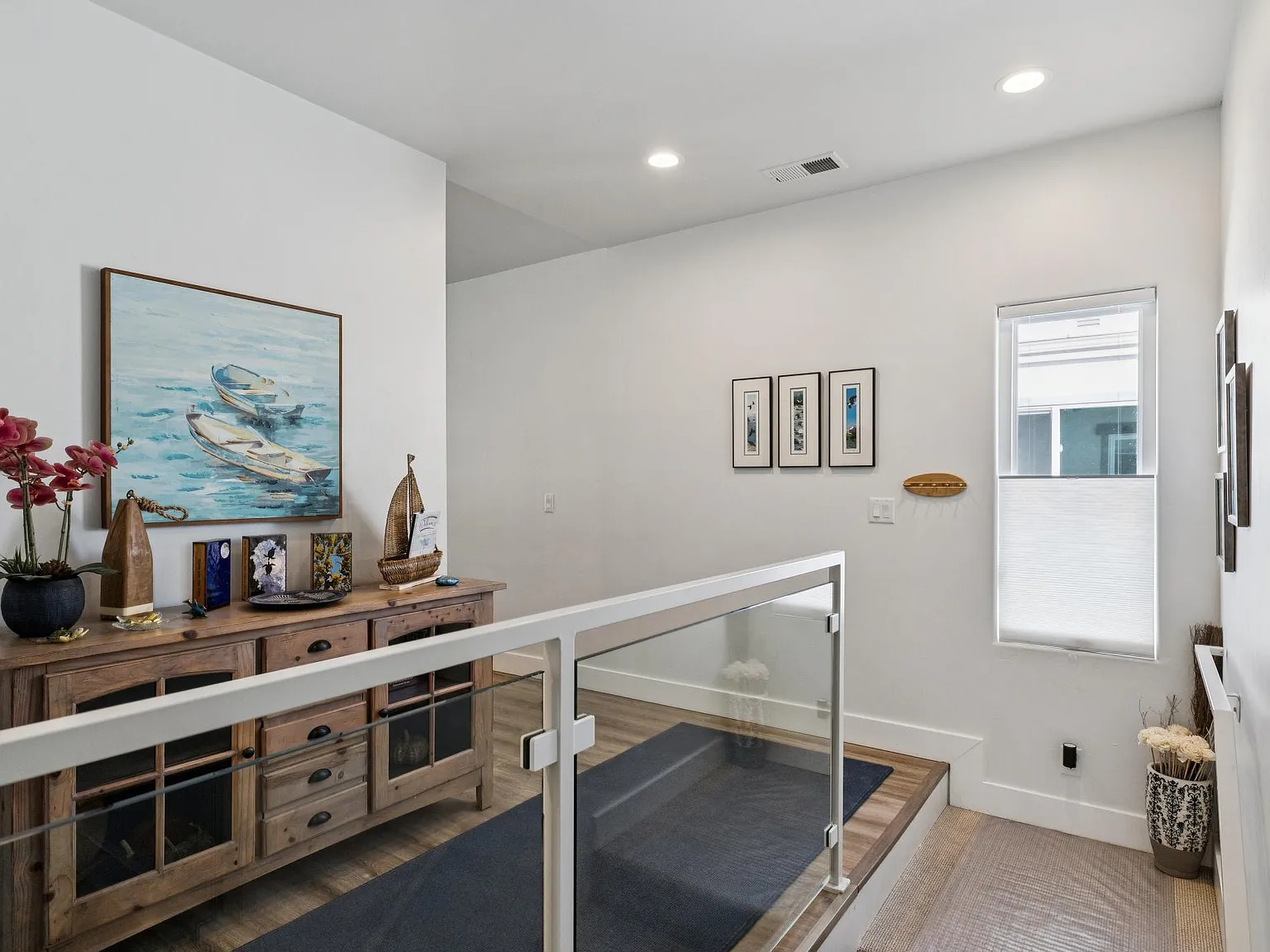 2 bed, 1400 sqft, $4,500 — Photo 2