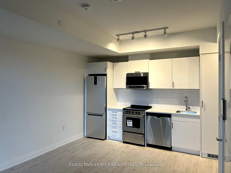 412 Silver Maple Rd #427 — Photo 14
