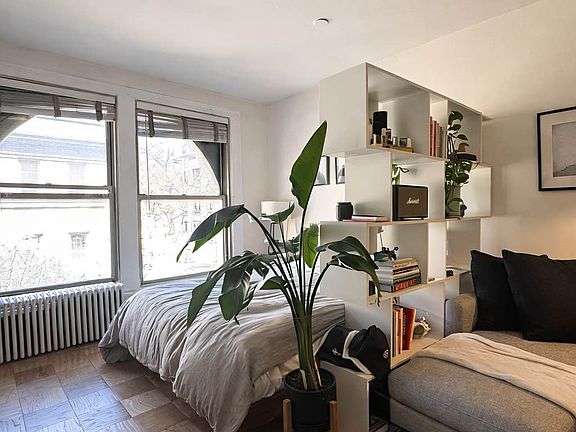 4th image of 30 Christopher St APT 3K