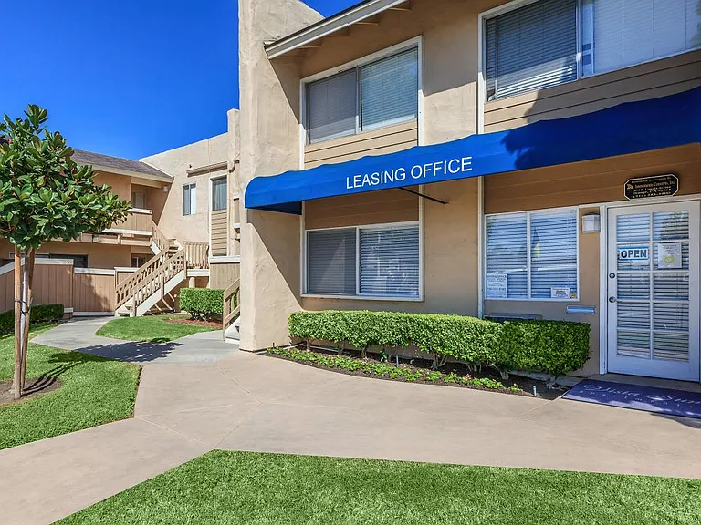 Vista Sun Apartments — Photo 16