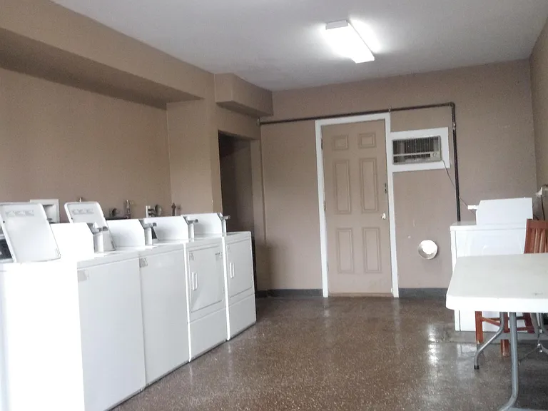 3525 Sheridan St #12 — Photo 7