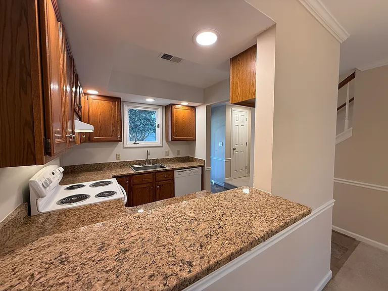 1456 Barton Place Dr — Photo 8