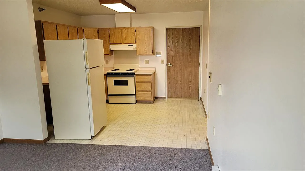 1 bed, 550 sqft, $730 — Photo 2