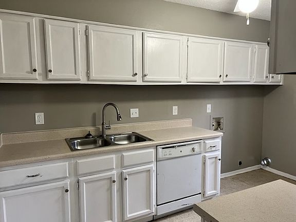 4th image of 6633 Knollfield Dr