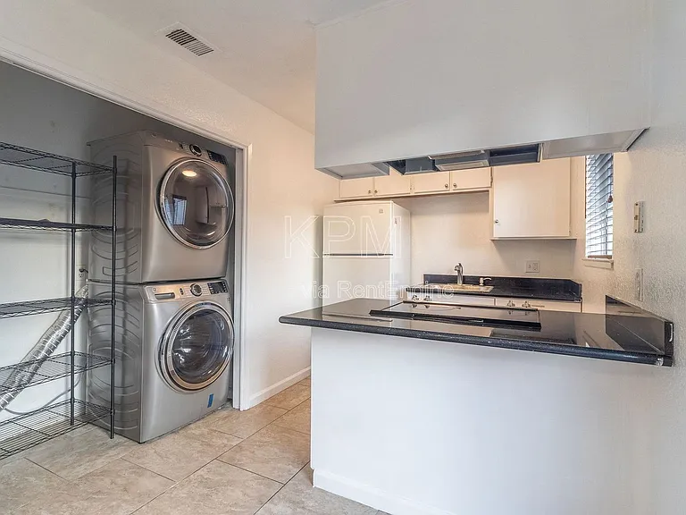 445 Almond Dr #144 — Photo 5