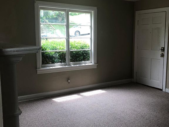 3rd image of 4 Dogwood Ln APT 2