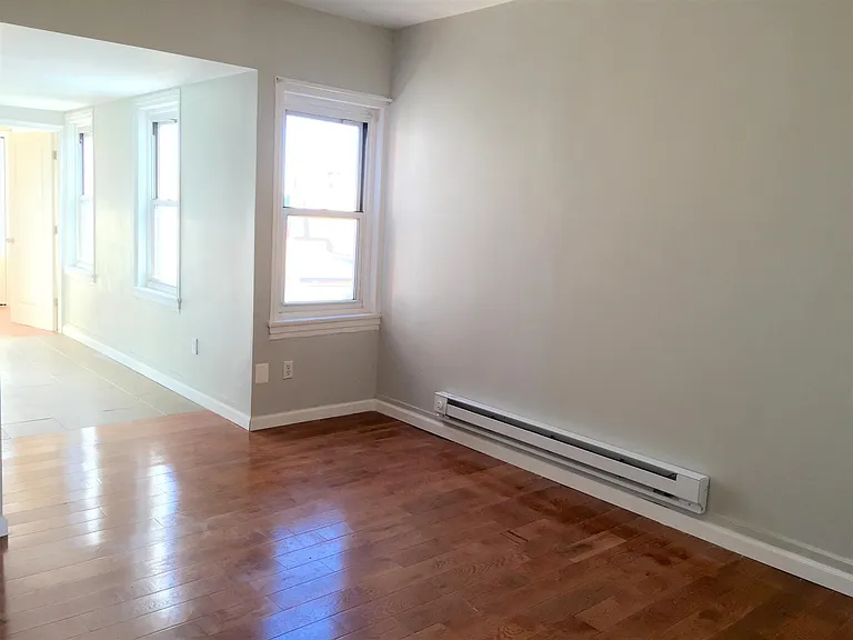 1235 S 8th St — Photo 10