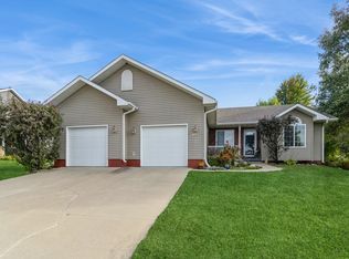 701 W Scenic Valley Dr, Indianola, IA 50125