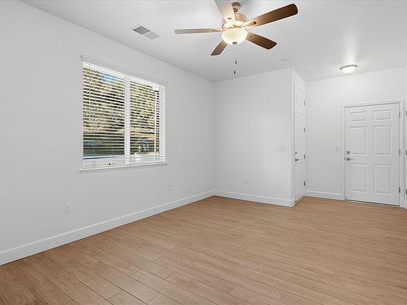 4th image of 40519 Bollinger Pl