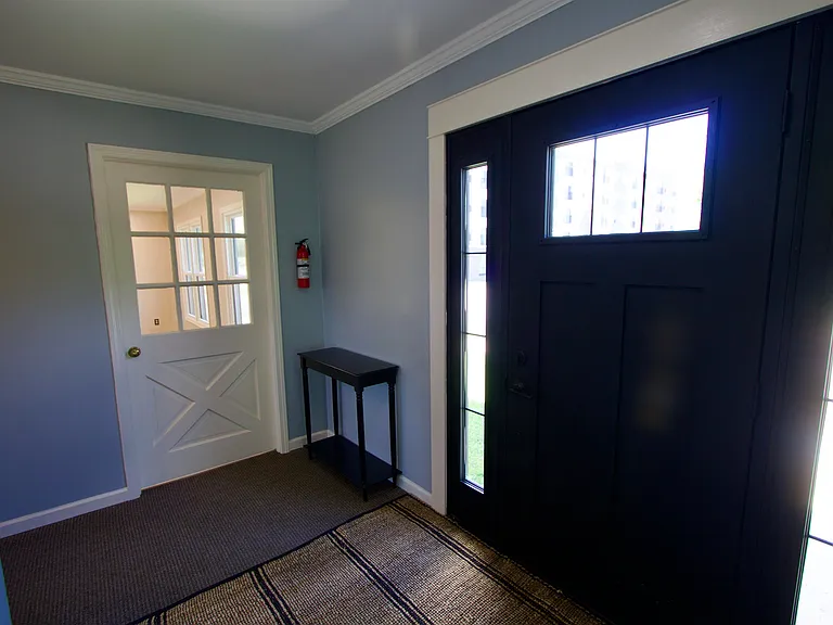 123 N Jackson St — Photo 16