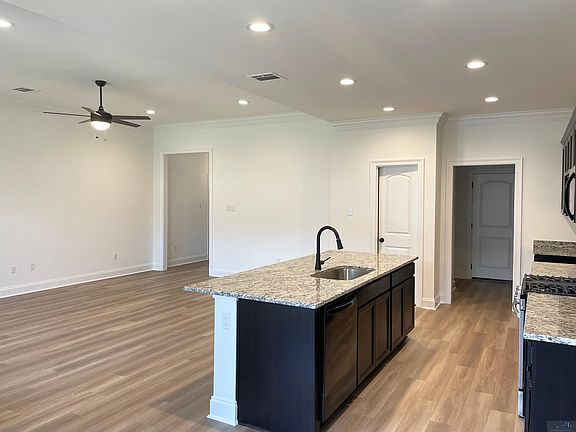 4th image of 238 Sophie Dr